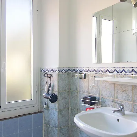 Homely In With Sea Nearby *